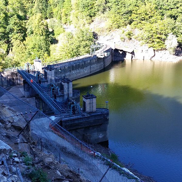 barrage des Essarts -15  réaménagement de l’évacuateur de crues