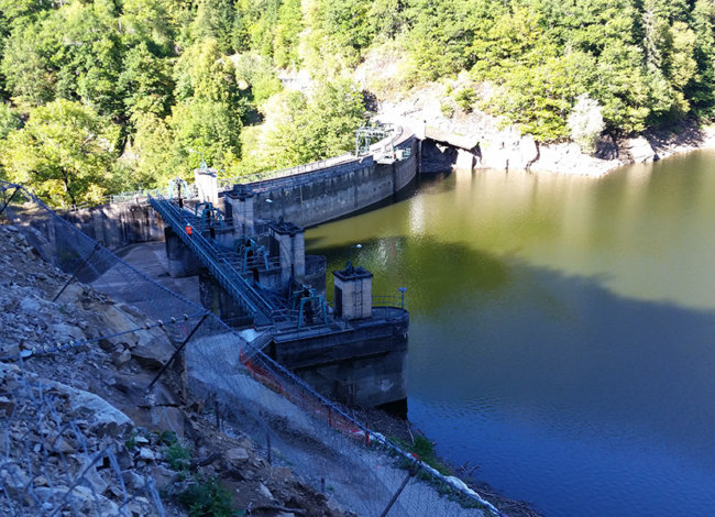 barrage des Essarts -15  réaménagement de l’évacuateur de crues
