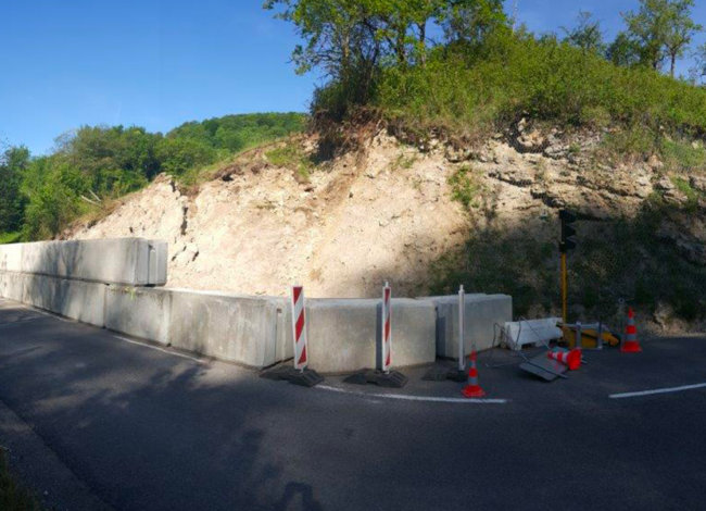 éboulement affectant la RD12 (G5)