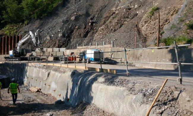 travaux de stabilisation et de franchissement de la ravine sur la RD328